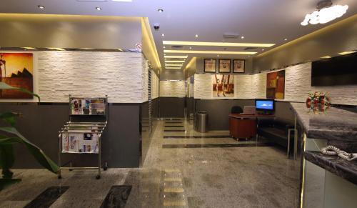 Oasis Deira Hotel Dubai Bagian luar foto