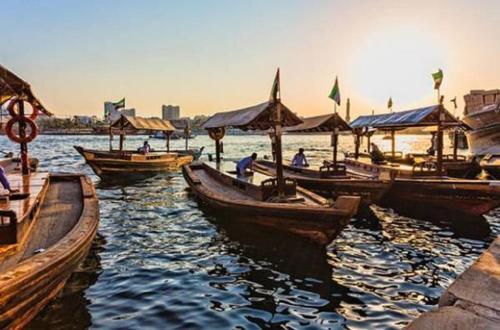 Oasis Deira Hotel Dubai Bagian luar foto